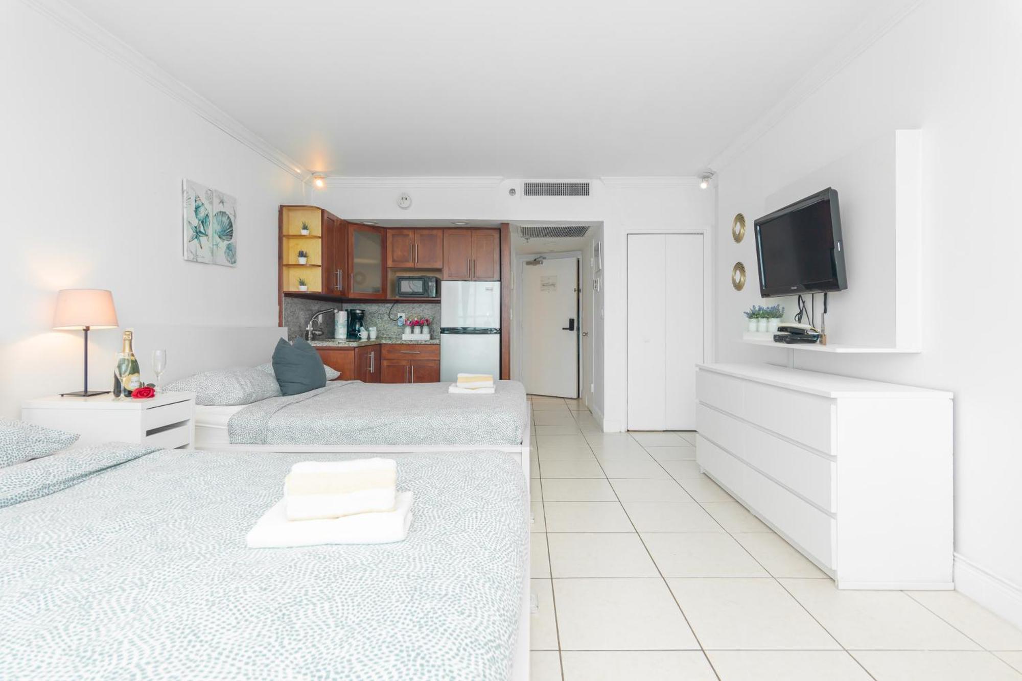 Girasole Rentals Suites Маямі-Біч Екстер'єр фото